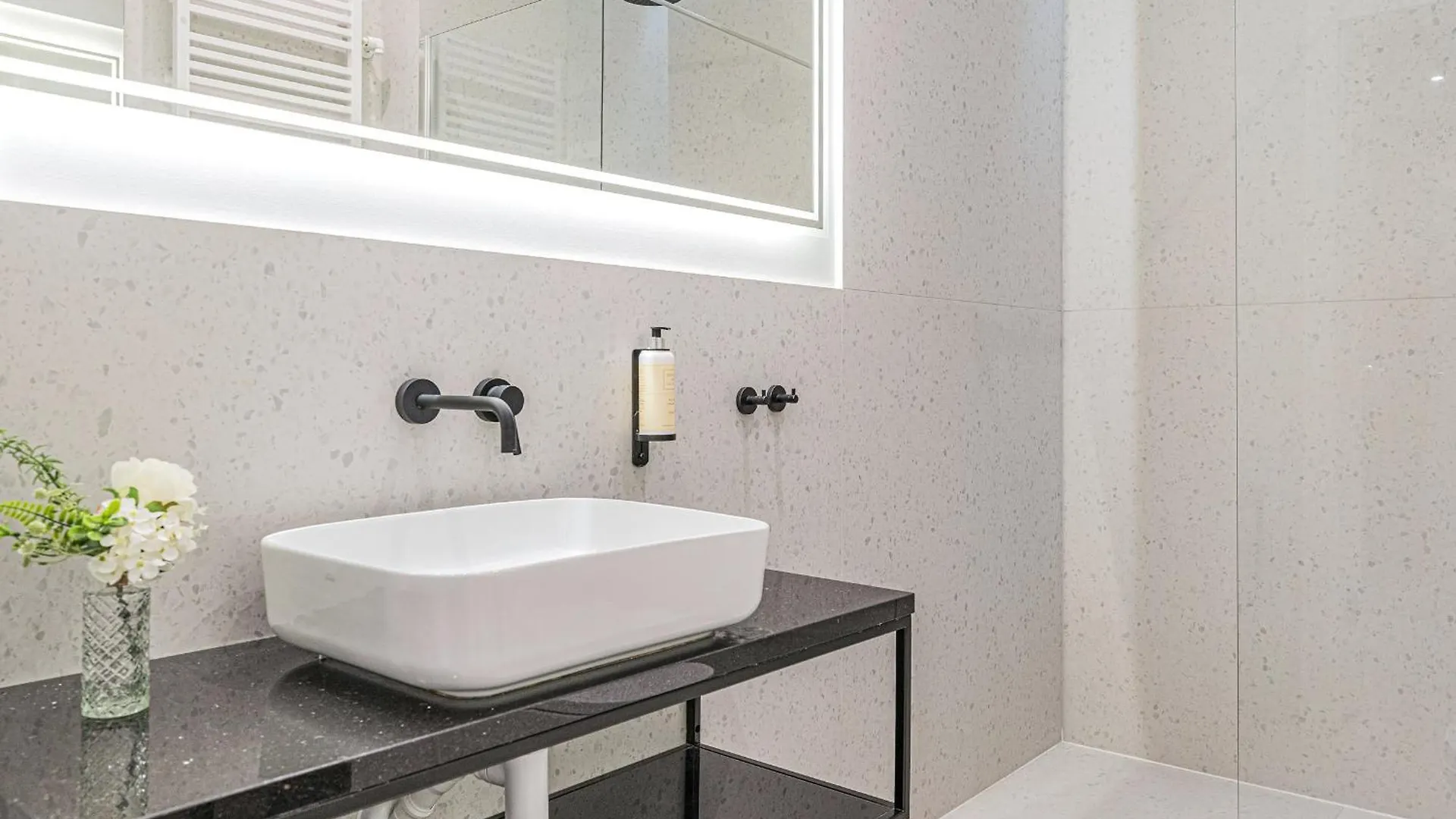 Rent Like Home - Apartament Deo Plaza - Old Town Gdańsk 0*,  Polónia